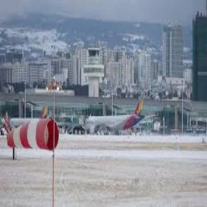 إلغاء 163 رحلة جوية في كوريا بسبب العاصفة الثلجية