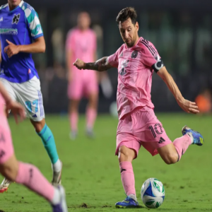 ميسي يقود إنتر ميامي لتعادل مثير في ودية برشلونة الإكوادوري