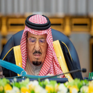 خادم الحرمين الشريفين يرأس جلسة مجلس الوزراء في الرياض