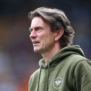 توتنهام يقيل مدربه فرانك لتراجع النتائج