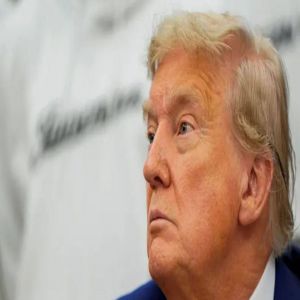 ترامب: يجب أن يتحرك زيلينسكي للتوصل إلى اتفاق سلام