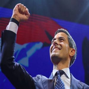 أصغر رئيس وزراء في تاريخ هولندا يؤدي اليمين الدستورية