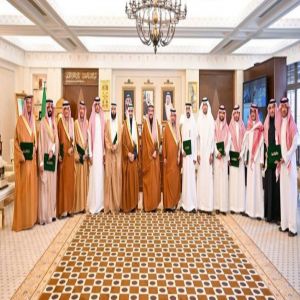 أمير منطقة القصيم يستقبل المشاركين في جناح الإمارة بمهرجان الملك عبدالعزيز للإبل في نسخته العاشرة