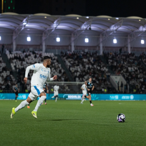 الهلال يكسب الشباب في ديربي مثير