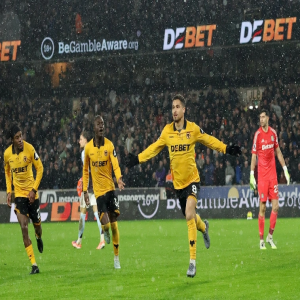 ولفرهامبتون يتجنب رقما سلبيا في الدوري الإنجليزي