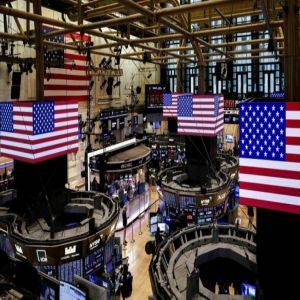 الأسهم الأمريكية تبدأ تداولات الأسبوع على تراجع 1‎%