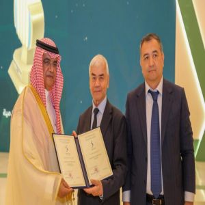 جامعة الصحافة والإعلام والاتصال الجماهيري الأوزبكية تمنح مدير عام “يونا” لقب أستاذ فخري