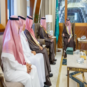 أمير الشرقية يطّلع على أعمال فرع المركز الوطني لتنمية الغطاء النباتي بالمنطقة