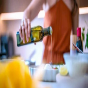 زيت الزيتون يحتفظ بفوائده حتى مع التسخين