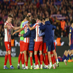 أتلتيكو مدريد يصمد أمام انتفاضة برشلونة ويبلغ نهائي كأس الملك
