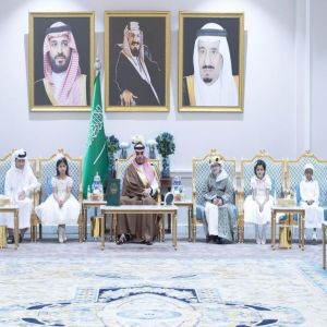 نائب أمير نجران يشارك عددًا من الأيتام والأشخاص ذوي الإعاقة وأبناء الشهداء مأدبة الإفطار