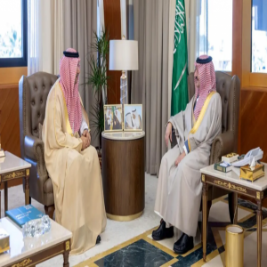 أمير المنطقة الشرقية يتسلم التقرير السنوي لمستشفى قوى الأمن بالدمام لعام 2025
