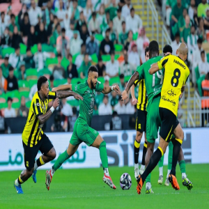 الأهلي يضرب الاتحاد بثلاثية وينفرد بصدارة روشن