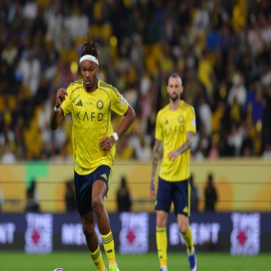 النصر يخطف فوزًا مثيرًا أمام نيوم وينتزع صدارة روشن