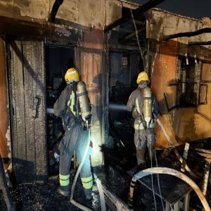 الدفاع المدني بالمدينة المنورة يخمد حريقًا بمحال تجارية