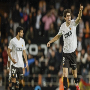 فالنسيا يخطف فوزًا قاتلًا من ألافيس في الليجا