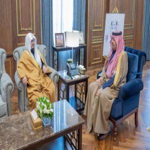 أمير الحدود الشمالية يستقبل رئيس المحكمة الإدارية بالمنطقة