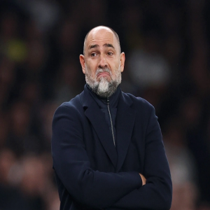 تيودور يشعل الغضب في توتنهام بعد قراره الصادم بحق كينسكي