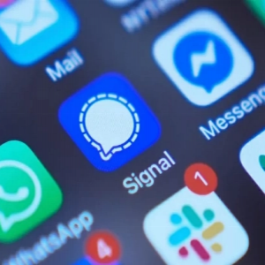 الاستخبارات الروسية تخترق «واتساب» و«سيغنال»