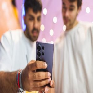 سامسونج تطرح هواتف Galaxy S26 عالميًا