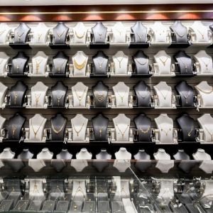 أسواق الذهب في الباحة تشهد حركة شرائية نشطة مع اقتراب عيد الفطر