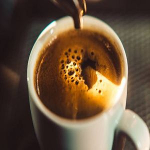 دراسة: تناول القهوة يوميًّا يقلل خطر الاضطرابات النفسية