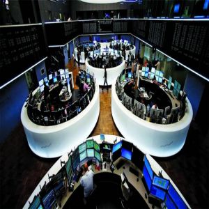 أسهم أوروبا ترتفع مع صعود أسهم كومرتس بنك وقطاع الدفاع