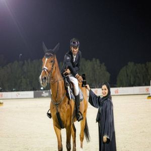 الفارس المهيري يحصد «جائزة التمايز» في «قفز الحواجز» بمركز الإمارات للفروسية