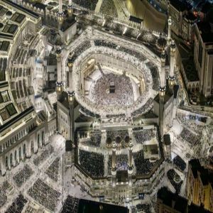 الحرمان الشريفان يستقبلان ملايين القاصدين في ليلة ختم القرآن