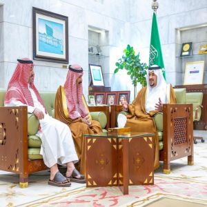 نائب أمير منطقة الرياض يستقبل وكيل الإمارة ومنسوبيها المهنئين بعيد الفطر
