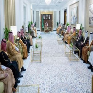 أمير منطقة الحدود الشمالية يستقبل مديري الإدارات الحكومية والخدمية بالمنطقة