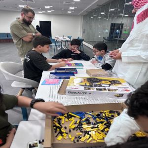 إقامة برنامج “تحدي صناعة اللعبة” بمشاركة طلاب وأولياء أمورهم في بيت الثقافة بالدمام