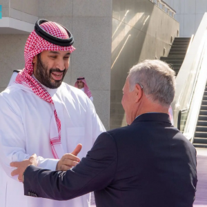 ملك الأردن يغادر جدة وسمو ولي العهد في مقدمة مودعيه