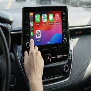 ChatGPT يصل إلى CarPlay.. تفاعل صوتي مباشر من شاشة السيارة