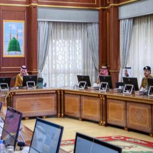 أمير المدينة المنورة يرأس اجتماع اللجنة الدائمة للحج والعمرة بإمارة المنطقة