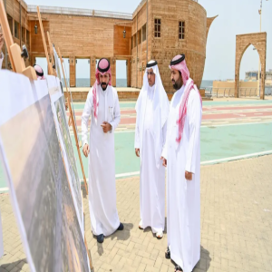 أمير جازان يتفقد الواجهة البحرية