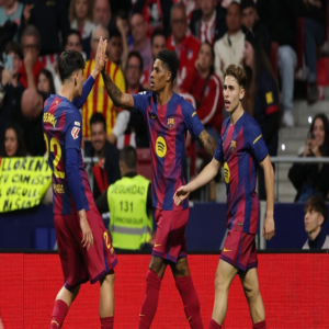 برشلونة يقلب الطاولة على أتلتيكو ويبتعد بالصدارة