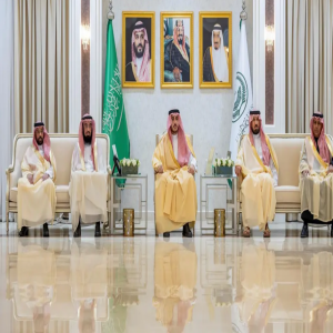 أمير منطقة الجوف يسلّم وثائق تملك الوحدات السكنية للمستفيدين من تبرع سمو ولي العهد