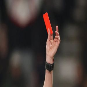 اشتباكات عنيفة تنهي مباراة في فرنسا بطرد 24 لاعبًا