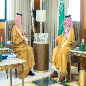 أمير المنطقة الشرقية يستقبل محافظ هيئة الزكاة والضريبة والجمارك