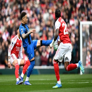 خسارة مفاجئة لأرسنال أمام بورنموث تُعيد مانشستر سيتي إلى المشهد