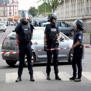 حالة طوارئ في مدرسة فرنسية: تلميذ يطعن زميلته بسكين