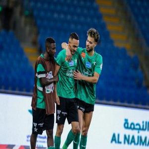 بعشرة لاعبين النجمة يحقق فوزه الثاني على حساب نيوم