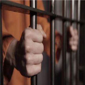 الحكم على امرأة بالسجن 112 عاماً