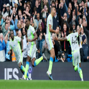 سيتي يسحق تشيلسي بثلاثية ويقلص الفارق خلف أرسنال