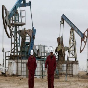 النفط ينخفض مع تراجع مخاوف الإمدادات