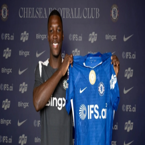 كايسيدو يمدد عقده مع تشيلسي حتى 2033