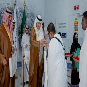 "وزير النقل" يستقبل أولى رحلات الحجاج لموسم حج 1447هـ عبر مبادرة "طريق مكة"