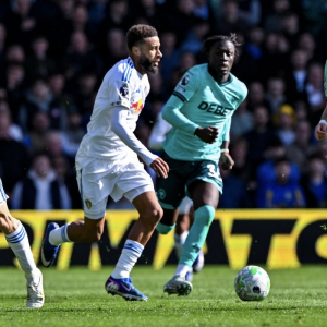 ولفرهامبتون على شفا الهبوط بعد هزيمته أمام ليدز