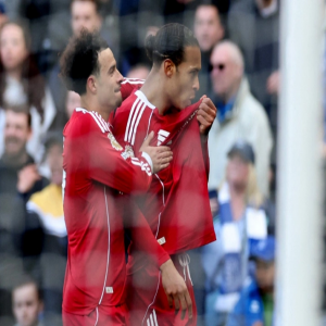 فان دايك يقود ليفربول للفوز في الوقت القاتل على إيفرتون